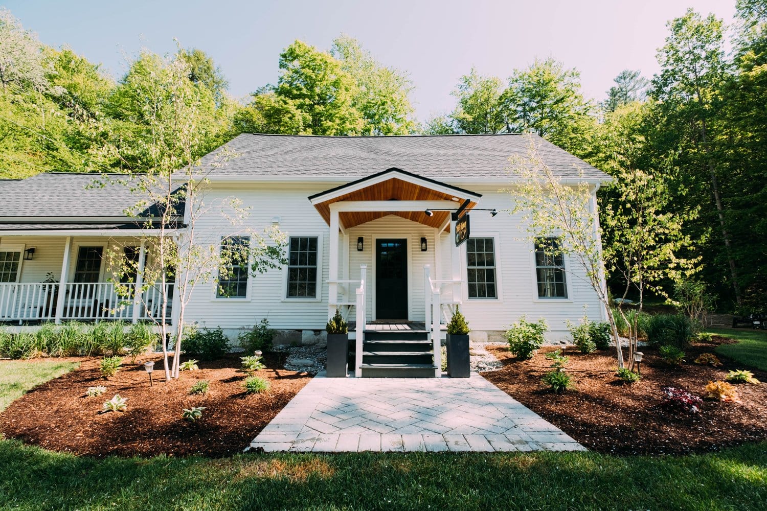A perfect escape into elegance and comfort at MileAwayStowe hero image